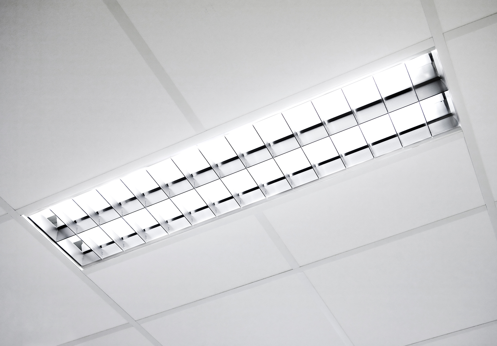 Read more about the article The Importance of Durable Light Covers in Heavy Industries